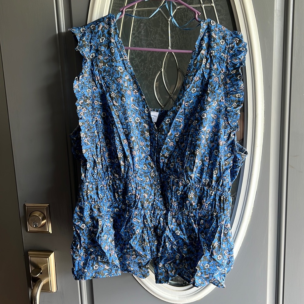 SUMMER TOP